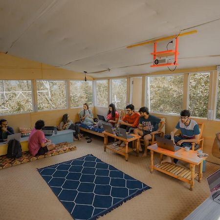 Mars Monkey Hostel & Cafe Manāli Dış mekan fotoğraf