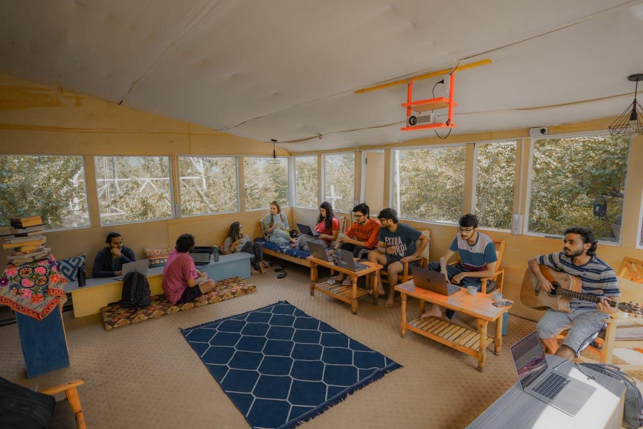 Mars Monkey Hostel & Cafe Manāli Dış mekan fotoğraf