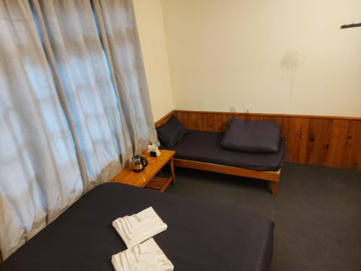 Mars Monkey Hostel & Cafe Manāli Dış mekan fotoğraf